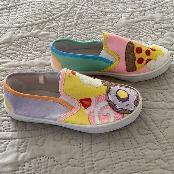 New Original Hand Painted Snack Girls Pastel Slip-on Sneaker big girls size 2/3 - Picture 1 of 5